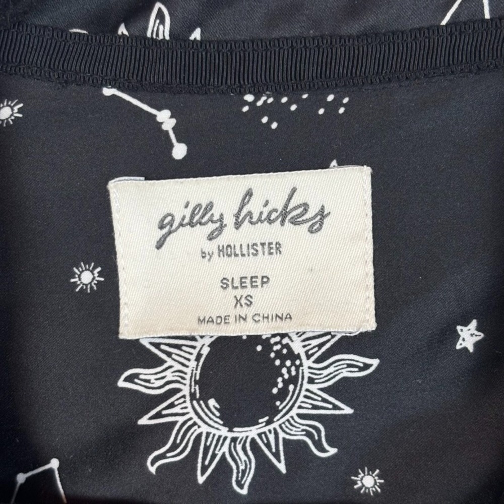 Gilly Hicks by Hollister Black Space Pattern Sleep Shirt Womens XS Satin Soft - Picture 2 of 7